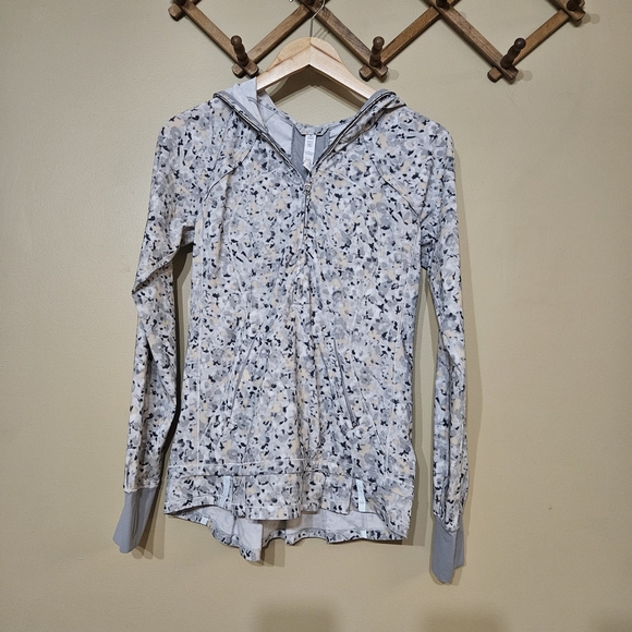 Lululemon Lightened Up Pullover Jacket Sz 4 | Floral Print Silver Spoon Ambient - Picture 1 of 11